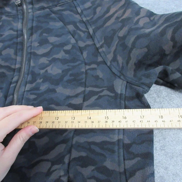 Lululemon Women's Scuba Fleece Hoodie Jacket Full Zip Camo Size 8 Deep Coal 662 - Picture 14 of 15
